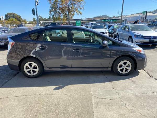 2012 Toyota Prius 5dr HB Four (Natl) - cars & trucks - by dealer -... for sale in San Rafael, CA – photo 4