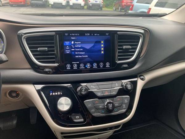 2017 Chrysler Pacifica Touring-L handicap wheelchair side for sale in Dallas, OH – photo 16