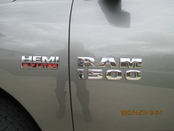 2013 Ram 1500 4D Crew Cab Bighorn Truck for sale in Seven Hills, OH – photo 4