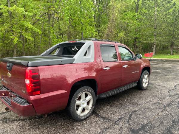 2008 Chevrolet Avalanche LTZ - - by dealer - vehicle for sale in Eastlake, OH – photo 3