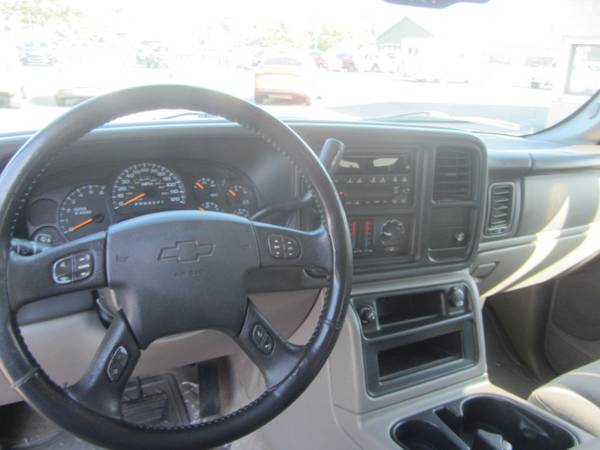 2006 Chevrolet Suburban LS 4X4 WARRANTY! EXTRA CLEAN! for sale in Cadillac, MI – photo 12