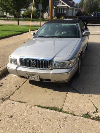2007 Mercury Grand Marquis - cars & trucks - by owner - vehicle... for sale in Pleasant Prairie, WI – photo 3