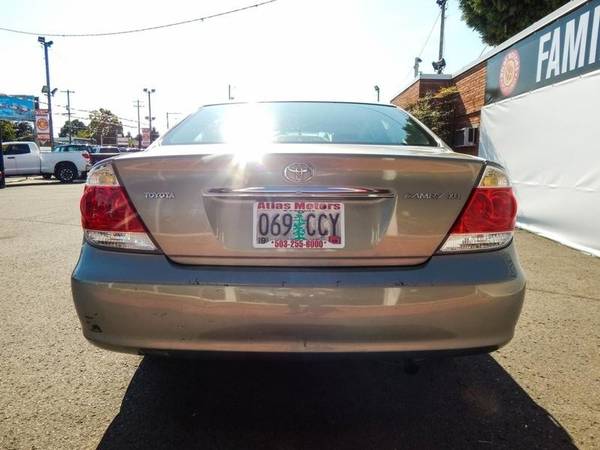 2006 Toyota Camry XLE FWD Sedan for sale in Portland, OR – photo 3