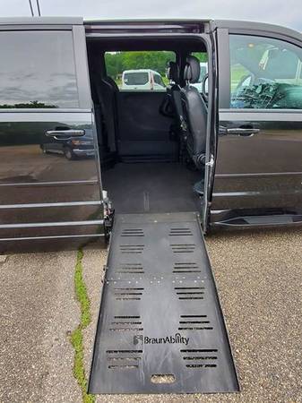 Handicap Wheelchair Conversion 2014 Dodge Grand Caravan for sale in Zumbrota, MN – photo 5