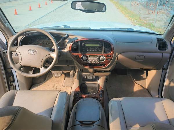 2006 Toyota Sequoia 2WD - - by dealer - vehicle for sale in Ankeny, IA – photo 5