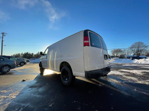 2007 chevy express 3500 6 0 v8 - - by dealer - vehicle for sale in Farmington, MN – photo 2