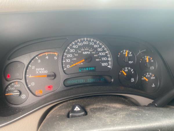 2005 Chevrolet LT 2500 Duramax, 220, 000 miles, few dents but looks for sale in Puckett, MS – photo 7