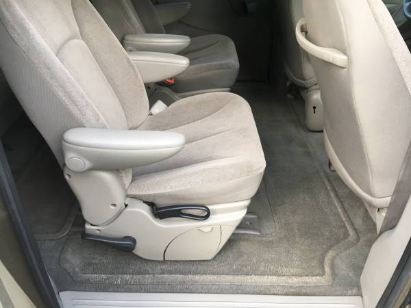 2002 Dodge Grand Caravan 119,000 mi. Remote start, Very Nice Shape for sale in Ford City, PA – photo 12