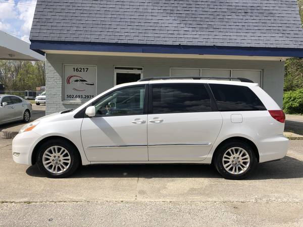 2007 Toyota Sienna XLE Limited Clean No Issues - - by for sale in Louisville, KY – photo 8
