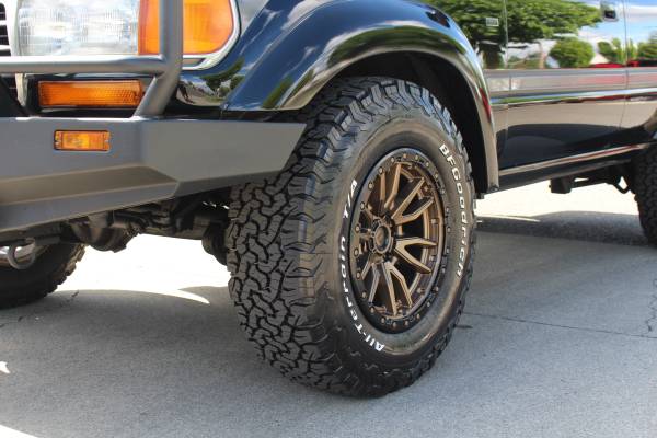 1997 Toyota Land Cruiser 4WD/Collectors Edition - Rare Find for sale in Lynden, CA – photo 9