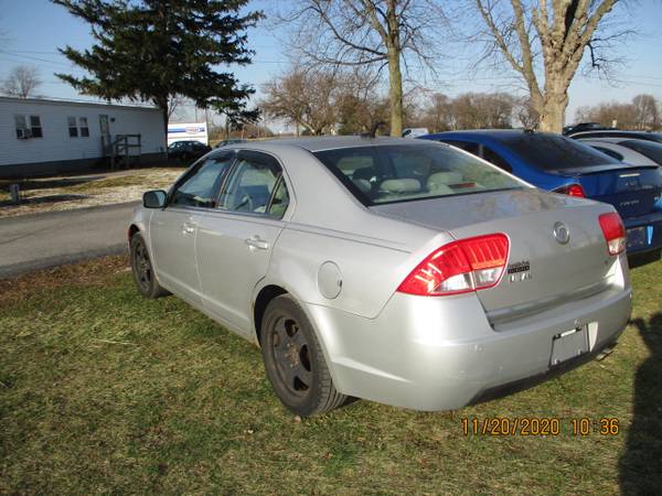 BIG BIG SALE GOING ON TODAY 2010 MERCURG MILAN 124K - cars & trucks... for sale in Perrysburg, OH – photo 2