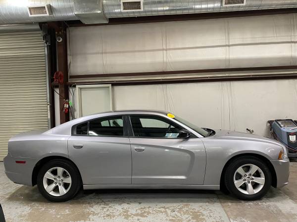 2014 Dodge Charger 4dr Sdn SE RWD, V6, Cold AC, Fun To Drive!!! -... for sale in Madera, CA – photo 2