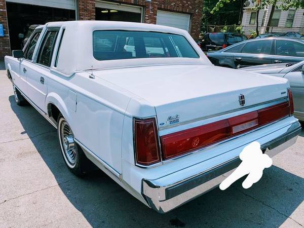 1987 Lincoln Town Car 5.0 - cars & trucks - by owner - vehicle... for sale in Los Banos, CA – photo 2