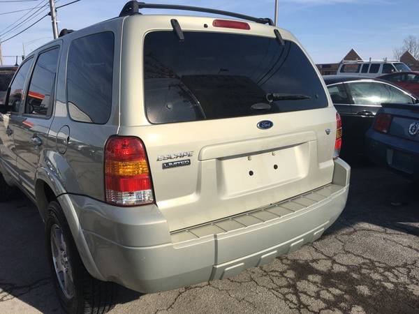 2005 Ford Escape Limited 2WD - - by dealer - vehicle for sale in Bowling green, OH – photo 16
