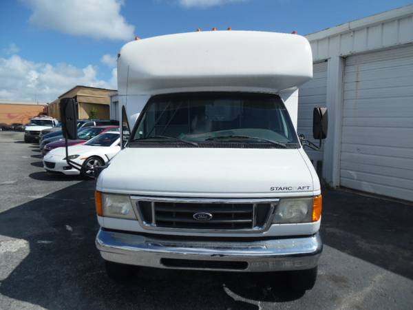 2007 *Ford* *Econoline Commercial Cutaway* Oxford White for sale in Wilton Manors, FL – photo 2