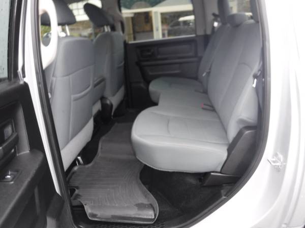 2013 RAM 1500 4WD Crew Cab 140.5 Express for sale in Auburn, ME – photo 11