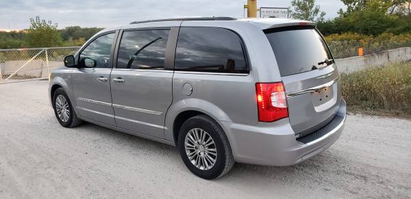 2014 Chrysler Town and Country - cars & trucks - by owner - vehicle... for sale in Piqua, OH – photo 3