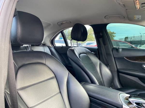 2016 MERCEDES BENZ C-300 COUNTRYMAN CLEAN TITLE CALL ALE - cars & for sale in Miami, FL – photo 9