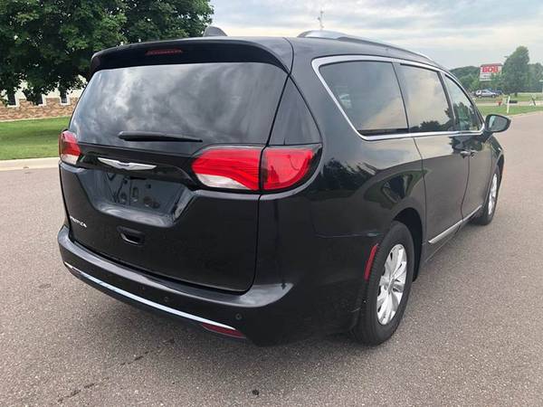 2018 Chrysler Pacifica Touring L **WARRANTY**LOADED****EASY FINANCING for sale in Ramsey , MN – photo 3