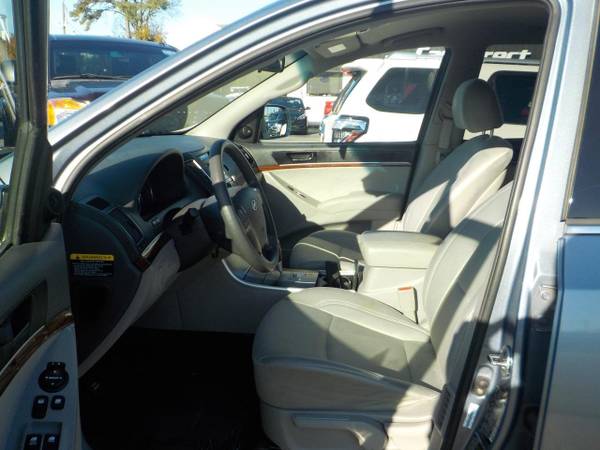 2008 Hyundai Veracruz SE AWD, 3RD ROW, POWER WINDOWS AND LOCKS,... for sale in Virginia Beach, VA – photo 22