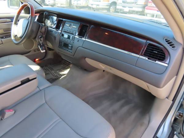 *** 2007 LINCOLN TOWN CAR SIGNATURE LIMITED **ONLY 50K MILES** TOWNCAR for sale in Humble , TX – photo 18