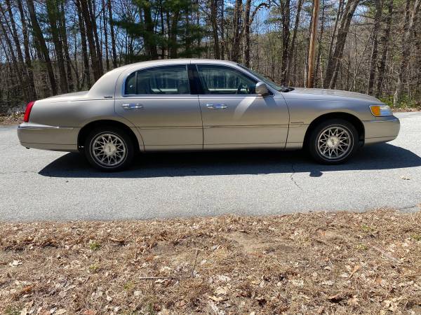 2002 Lincoln town car for sale in Kingston, NH – photo 4