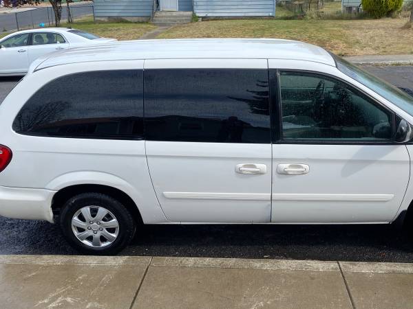 2007 chrysler town and country for sale in Spokane, WA – photo 3