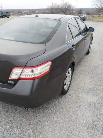 2010 Toyota Camry Hybrid $4300, 216000 miles - cars & trucks - by... for sale in Omaha, NE – photo 8