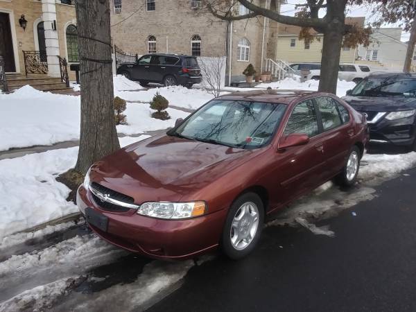 2001 Nissan Altima xle fully loaded one 2400 owner only 90k miles for sale in South Ozone Park, NY