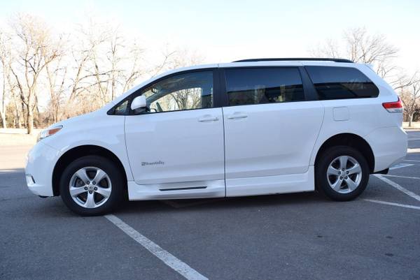 2014 Toyota Sienna LE WHITE - - by dealer for sale in Denver, NM – photo 9