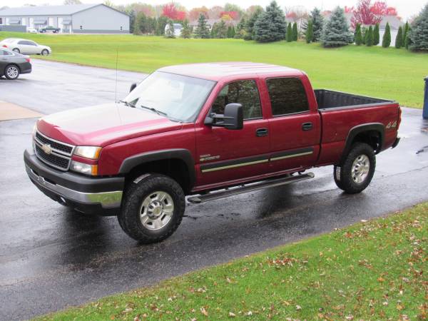 Clean Carfax 2006 Chevy SILVERADO 2500HD LT Crew LBZ DIESEL for sale in Combined Locks, WI – photo 5