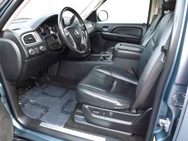 2008 Chevrolet Suburban 4WD 4dr 1500 LT w/2LT with Steering wheel,... for sale in Janesville, WI – photo 13
