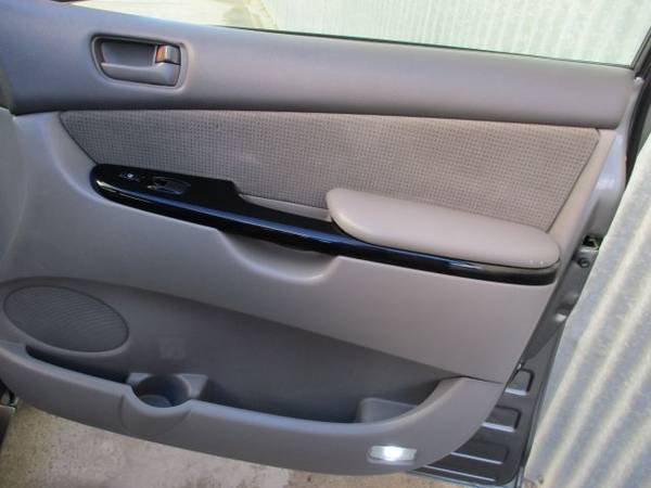 2004 Toyota Sienna 8-Passenger Minivan w/Clean Carfax - cars &... for sale in Santa Clara, CA – photo 16