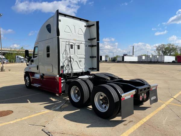 2017 Freightliner Cascadia Evolution for sale in Blue Island, IL – photo 8