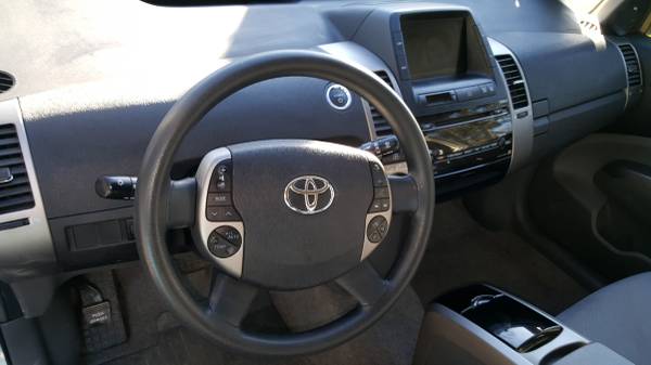 2007 Toyota Prius Hybrid **136k - Miles** - LOADED ! Ready for XMAS!... for sale in Omaha, NE – photo 6