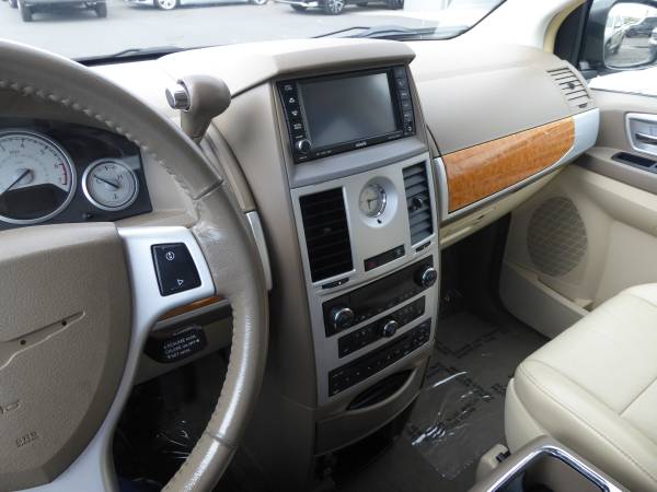 2008 Chrysler Town and Country Limited 4dr Mini Van for sale in CHANTILLY, District Of Columbia – photo 24