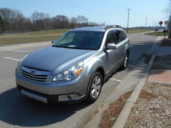 2010 Subaru Outback Premium Clean - - by dealer for sale in Mishawaka, IN – photo 2