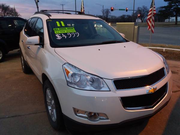 CHEVY TRAVERSE 2011 - cars & trucks - by dealer - vehicle automotive... for sale in Wichita, KS – photo 2