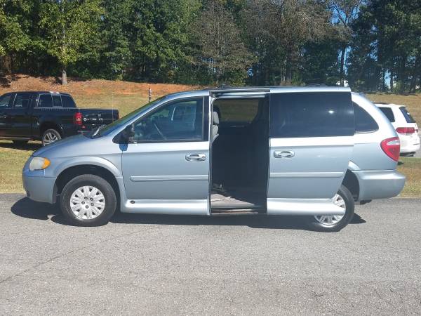 WHEELCHAIR ACCESSIBLE AUTO SIDE ENTRY VAN ONLY 48K for sale in Shelby, NC – photo 14