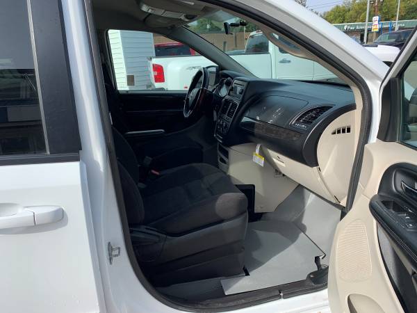 ★★★ 2014 Dodge Grand Caravan Handicap Accessible ★★★ for sale in Grand Forks, ND – photo 12