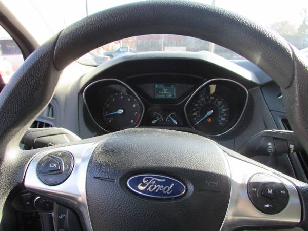 2012 FORD FOCUS SE NICE! - cars & trucks - by dealer - vehicle... for sale in Minneapolis, MN – photo 12