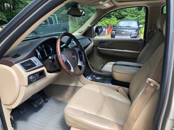 2009 Cadillac Escalade, Only 104K Miles, Navigation, Roof, Very for sale in New Gloucester, ME – photo 11