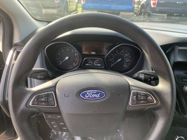2015 FORD FOCUS SE - cars & trucks - by dealer - vehicle automotive... for sale in Chenoa, IL – photo 22