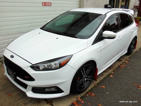 2017 Ford Focus ST Hatch Clean CarFax, Push Start, Backup Cam for sale in Portland, OR – photo 4