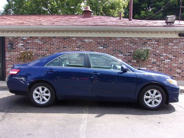 2011 Toyota Camry LE, 121k Miles, Blue/Grey, Auto, P Roof, Alloys for sale in Franklin, MA – photo 2