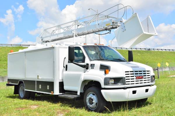 2006 GMC C5500 NON-CDL BUCKET LADDER TRUCK 42FT - - by for sale in Hollywood, FL – photo 3