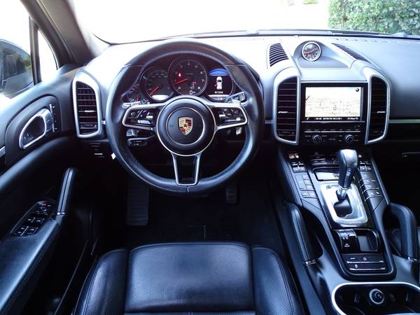 2016 Porsche Cayenne LUXURY AND POWER! FINANCING AVAIL! SUPER CLEAN! for sale in Pasadena, CA – photo 16