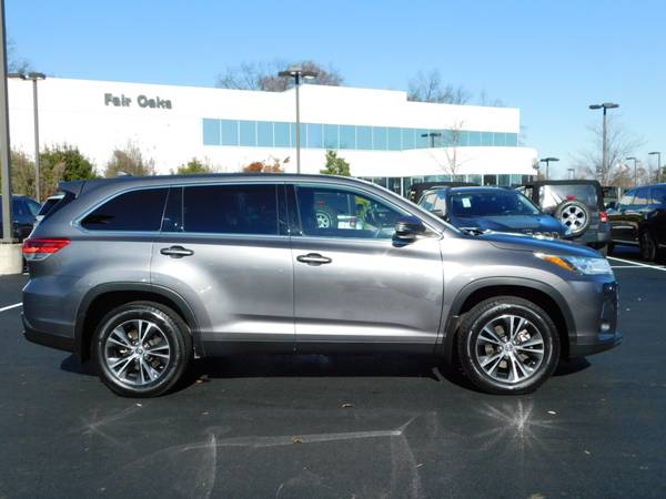 2019 Toyota Highlander LE Plus ** Easy Financing** Se Habla Espanol... for sale in CHANTILLY, District Of Columbia – photo 3