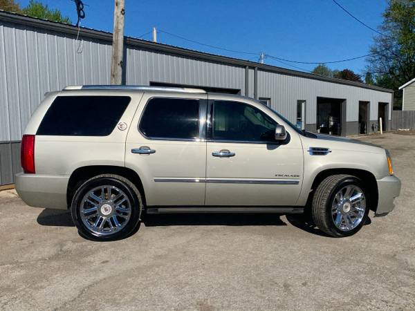 2014 Cadillac Escalade AWD 4dr Platinum - - by dealer for sale in center point, WI – photo 3