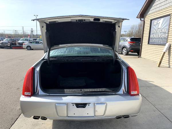 2007 Cadillac DTS 4dr Sdn V8 - - by dealer - vehicle for sale in Chesaning, MI – photo 9